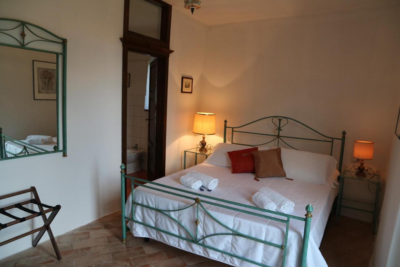Antichi Casali Hotel Кастел дел Пиано Екстериор снимка