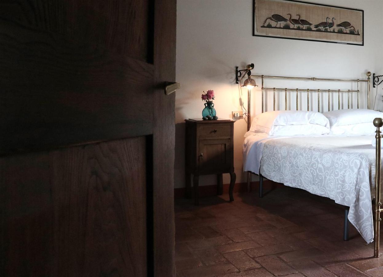Antichi Casali Hotel Кастел дел Пиано Екстериор снимка